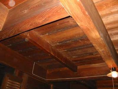 2066909215-low-ceiling.jpg