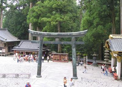 1333725964-131-Nikko-Torii-1.jpg