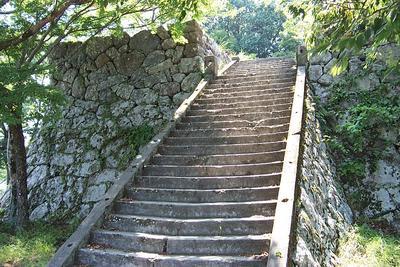 286197808-Stairs-to-Honmaru.jpg